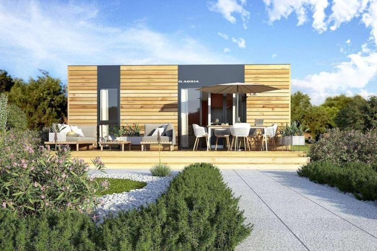 Mobile Home Mediteran Superior By The Pool In Caravan Park Strasko, ノヴァリャ エクステリア 写真